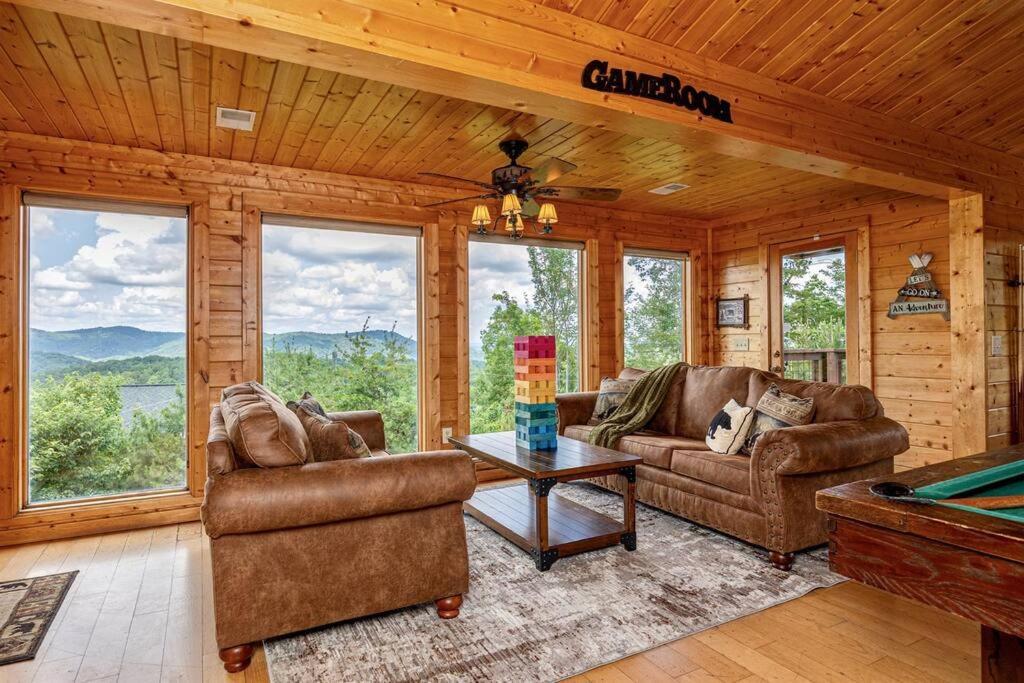 Panorama Mountain View Cabin, Less Than 10 Miles From Gatlinburg And Dollywood, Dog Friendly, 6 Bedrooms Sleeps 17, Fire Pit, Hottub, Washer Dryer, Fully Loaded Kitchen, Gameroom With A Tv, Pool Table, Arcade, Air Hockey, And Foosball سيفيرفيل المظهر الخارجي الصورة