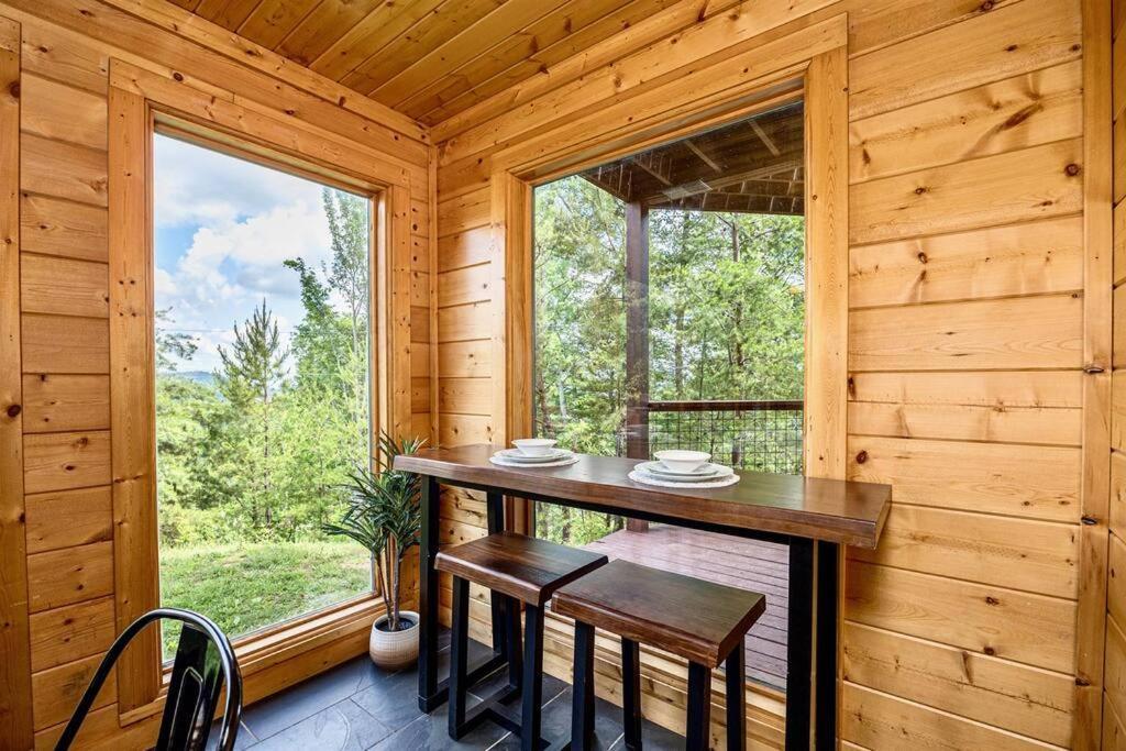 Panorama Mountain View Cabin, Less Than 10 Miles From Gatlinburg And Dollywood, Dog Friendly, 6 Bedrooms Sleeps 17, Fire Pit, Hottub, Washer Dryer, Fully Loaded Kitchen, Gameroom With A Tv, Pool Table, Arcade, Air Hockey, And Foosball سيفيرفيل المظهر الخارجي الصورة